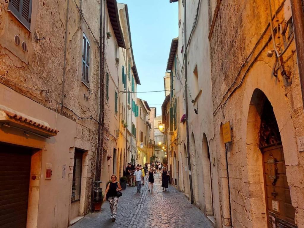Vicolo Delle Belle Suite Terracina Dış mekan fotoğraf